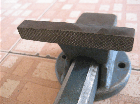 ขายปากกาจับชิ้นงานเหล็กเหนียว 4 นิ้ว Matador Made in West-Germany.