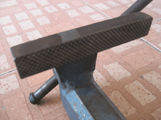 ขายปากกาจับชิ้นงานเหล็กเหนียว 4 นิ้ว Matador Made in West-Germany.