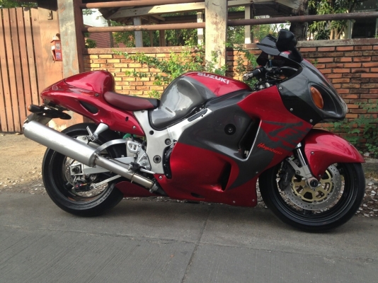 ขายด่วน hayabusa ปี 2001 รถสวยเดิมๆ///175000///