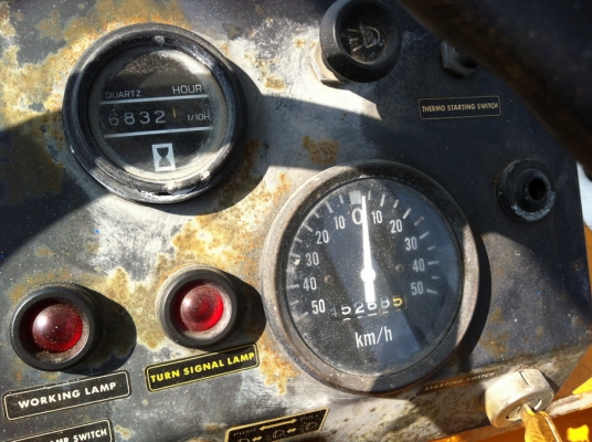 รถตักล้อยาง Komatsu 515-2 จากญี่ปุ่น ขนาดบุ้งกี๋ 1.3Q