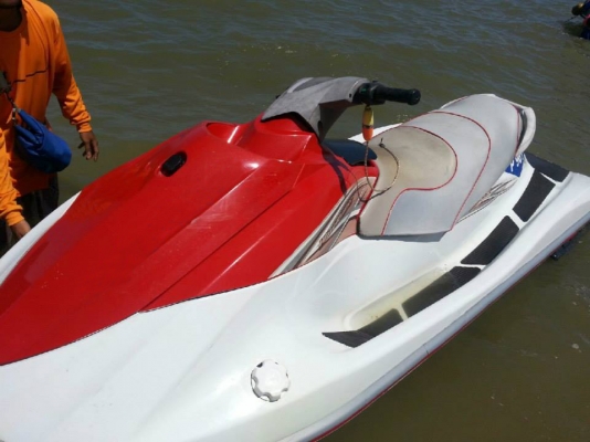 เจ็ทสกียี่ห้อ Yamaha vx1100 สนใจติดต่อ 090-268-2228