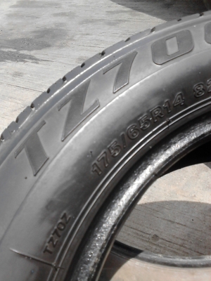 175/65R14  FIRESTONE TZ700 มี 2 เส้น TEL.081-427-3941