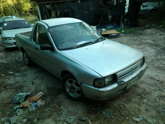 ขายนิสสันเอนวีnvปี95ติดแก๊ส พร้อมใช้งานขี่ดีแอร์เย็นสีพอได้ติดบางๆคานหน้าเดิมไม่เคยชนหนัก ขาย39000บาท