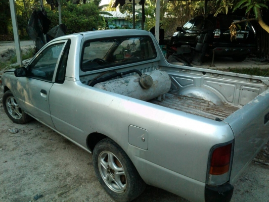 ขายนิสสันเอนวีnvปี95ติดแก๊ส พร้อมใช้งานขี่ดีแอร์เย็นสีพอได้ติดบางๆคานหน้าเดิมไม่เคยชนหนัก ขาย39000บาท