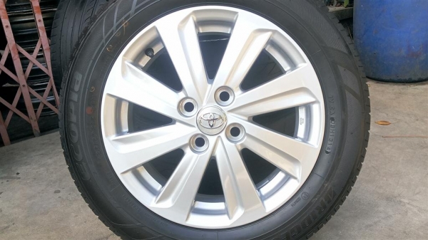 ล้อแม็กซ์ Yaris Vios 2014 ใหม่ป้ายแดง พร้อมน๊อต16ตัว ล้อแม็กซ์ Yaris Vios 2014 ใหม่ป้ายแดง พร้อมน๊อต16ตัว