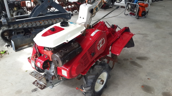 รถพรวนดิน