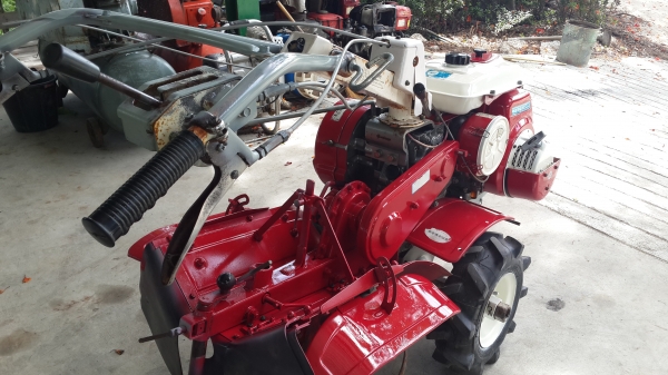 รถพรวนดิน