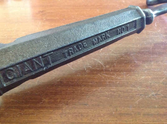 ขายเครื่องมือถอนตะปูโบราณ อายุร่วม 100 ปี