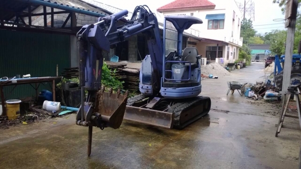 รถแมคโคuuพร้อมหัวเจาะในตัวไม่ต้องถอดเปลี่ยน