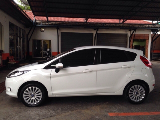ขายรถบ้าน FORD FIESTA 5DR 1.6   ราคาเพียง 489,000 บาท