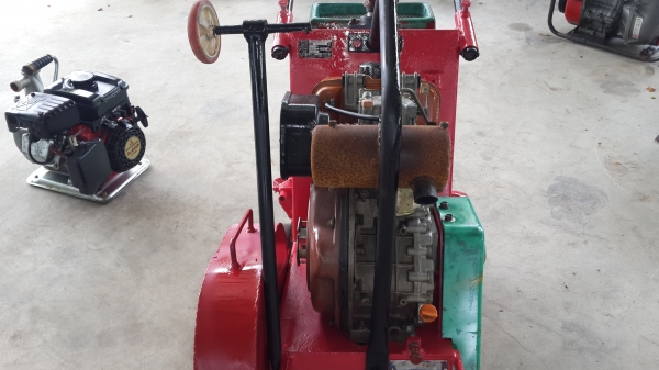 เครื่องตัดคอนกรีต  MIKASA MCD-L14