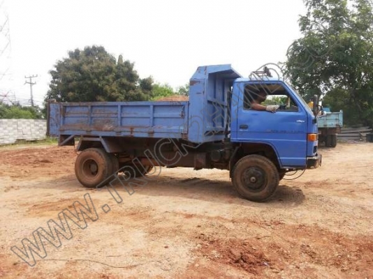 รถบรรทุก 6 ล้อดั้มพ์ ISUZU NPR 110