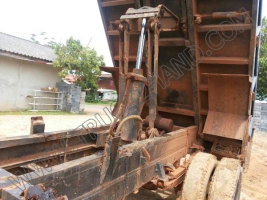 รถบรรทุก 6 ล้อดั้มพ์ ISUZU NPR 110