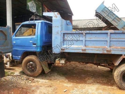 รถบรรทุก 6 ล้อดั้มพ์ ISUZU NPR 110