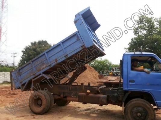 รถบรรทุก 6 ล้อดั้มพ์ ISUZU NPR 110