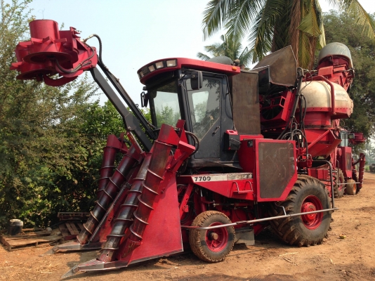 ขายรถตัดอ้อยมือสอง ออสทอฟ ปี2002 5,500 ชั่วโมง นำเข้าจากอเมริกา ขายรถตัดอ้อยมือสอง ออสทอฟ ปี2002 5,500 ชั่วโมง นำเข้าจากอเมริกา