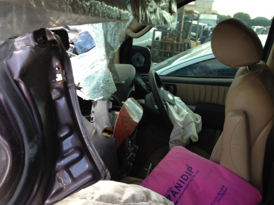 ขายซาก Hyundai H1 ปี2013 พร้อมเล่มโอนลอย ขายซาก Hyundai H1 ปี2013 พร้อมเล่มโอนลอย