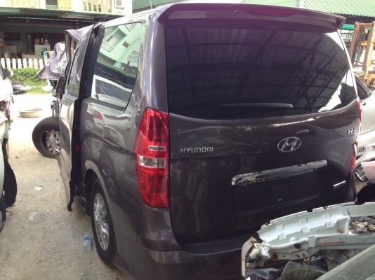 ขายซาก Hyundai H1 ปี2013 พร้อมเล่มโอนลอย