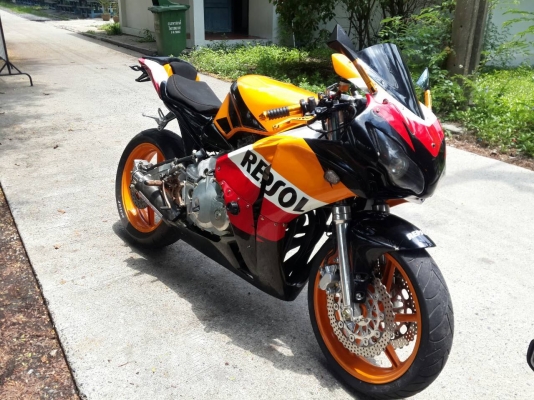 ขาย cbr400 ปี92 ทะเบียนแท้ โอนขนส่ง ลดเหลือ85000 ((อัพรูปเข้าดูเลย))