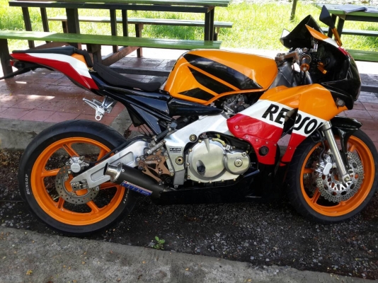 ขาย cbr400 ปี92 ทะเบียนแท้ โอนขนส่ง ลดเหลือ85000 ((อัพรูปเข้าดูเลย))
