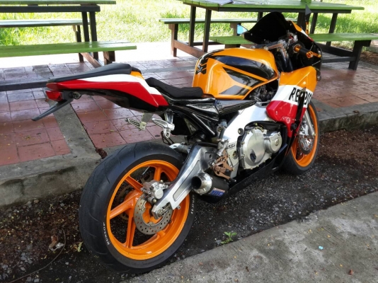 ขาย cbr400 ปี92 ทะเบียนแท้ โอนขนส่ง ลดเหลือ85000 ((อัพรูปเข้าดูเลย))