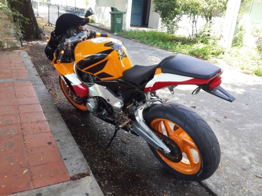 ขาย cbr400 ปี92 ทะเบียนแท้ โอนขนส่ง ลดเหลือ85000 ((อัพรูปเข้าดูเลย))