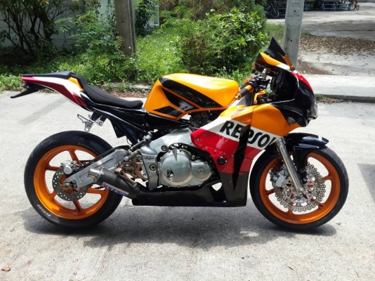 ขาย cbr400 ปี92 ทะเบียนแท้ โอนขนส่ง ลดเหลือ85000 ((อัพรูปเข้าดูเลย))