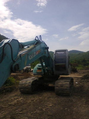 ขายรถขุดแบ็คโค โกเบลโก้ KOBELCO 200-5 SUPER MARK FIVE เอกสารเล่มทะเบียน พร้อมใช้งาน เอวดี บูมดี แอร์เย็น