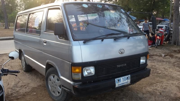 Toyota Hiace ตาหวานปี 89 รถรับ-ส่งนักเรียน สภาพสวยเดิมๆ เครื่อง ช่วงล่าง ดีมากเบาะครบ พร้อมผ้าม่าน ภายนอกตามรูป