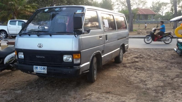 Toyota Hiace ตาหวานปี 89 รถรับ-ส่งนักเรียน สภาพสวยเดิมๆ เครื่อง ช่วงล่าง ดีมากเบาะครบ พร้อมผ้าม่าน ภายนอกตามรูป