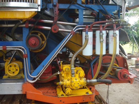 ขายเฟรมรถเกียวกก  12  ht นอกมีล้อนำโช่ใบแทรกเลาเลอร 16 ลูกขาย  280000ต่อรองใด้ครับ