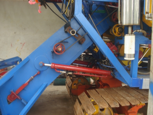 ขายเฟรมรถเกียวกก  12  ht นอกมีล้อนำโช่ใบแทรกเลาเลอร 16 ลูกขาย  280000ต่อรองใด้ครับ