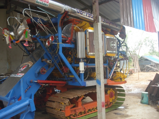 ขายเฟรมรถเกียวกก  12  ht นอกมีล้อนำโช่ใบแทรกเลาเลอร 16 ลูกขาย  280000ต่อรองใด้ครับ