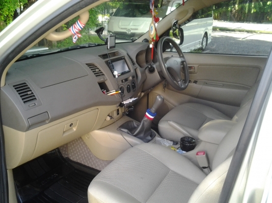 ขาย vigo prerunner 2.5 vn 4 door ขาย vigo prerunner 2.5 vn 4 door