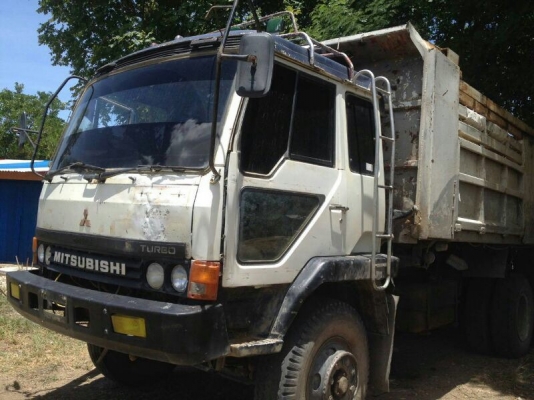 รถมิตซู 10 ล้อดั้ม FN527M - TF  220 แรงม้า. ปี 38   สนใจติดต่อ 081 - 6079515