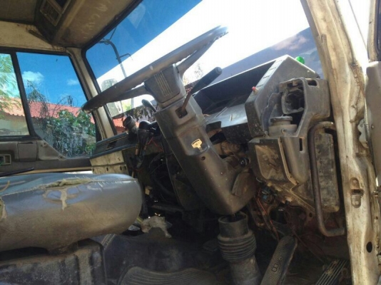 รถมิตซู 10 ล้อดั้ม FN527M - TF  220 แรงม้า. ปี 38   สนใจติดต่อ 081 - 6079515