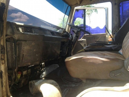 รถมิตซู 10 ล้อดั้ม FN527M - TF  220 แรงม้า. ปี 38   สนใจติดต่อ 081 - 6079515