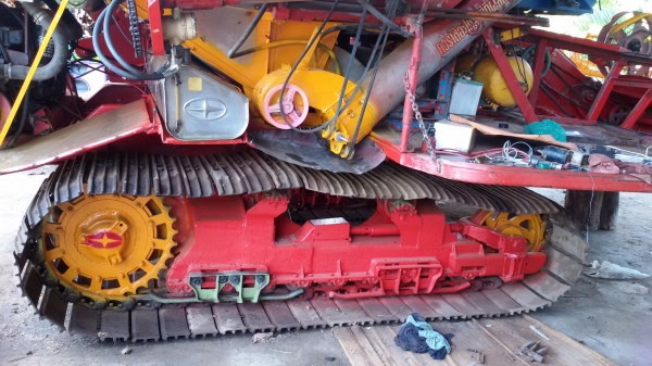 รถเกี่ยวข้าว..ศักดิ์....สนใจ 0834125434