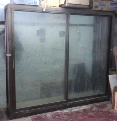 ตู้กระจก ขนาด 49*223*200 cm  ขาย 5000 บาท (ติดต่อ 083-0005517)