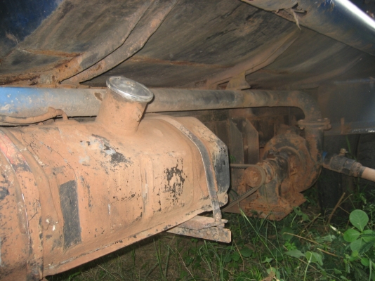 HINO  KM  บรรทุกน้ำ  270000  บาท