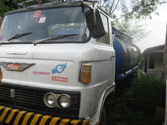 HINO  KM  บรรทุกน้ำ  270000  บาท