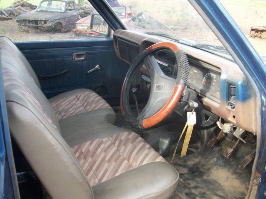 รถสภาพดี  แต่ตัวรถ ขาย 47000 ครับ เครื่อง 2500 แรงมากครับ เอกสารพร้อมโอน