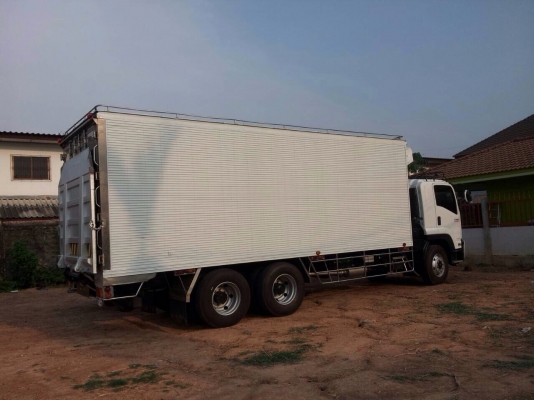 ขายตู้แห้งติดแอร์ Thermoking มีลิฟท้าย ด้านนอกยาว 7.45 เมตร ในยาว  7.25 เมตร (เฉพาะตู้)