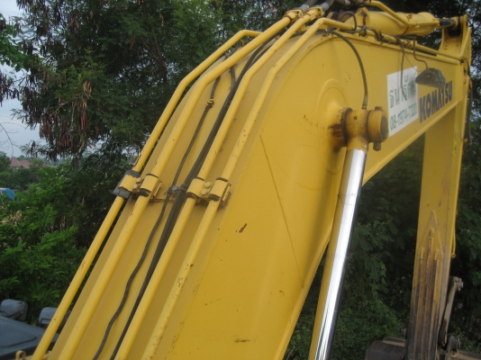 KOMATSU  PC  200 รุ่น 7   2,300,000  บาท