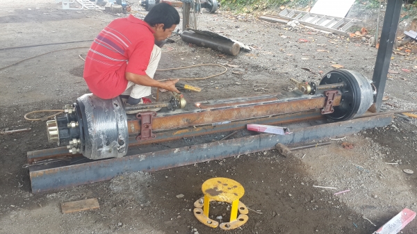 สั่งสร้างได้ครับหางโรเบส...โรเบท......2เพลา.....3เพลา...4เพลา......5เพลา..6เพลา