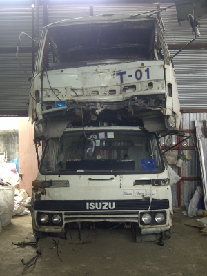 ขาย...หัวรถบรรทุกสองหัว ขาย...หัวรถบรรทุกสองหัว