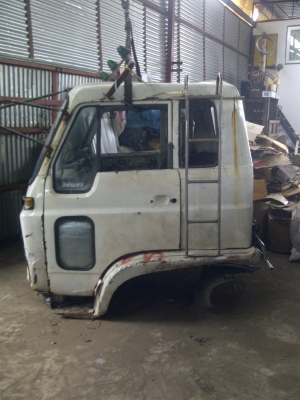 ขาย...หัวรถบรรทุกสองหัว ขาย...หัวรถบรรทุกสองหัว