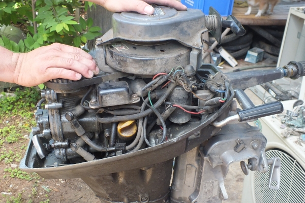 ขายเครื่องเรือ honda 4 จังหวะ 2สูบ พร้อมใช้งาน