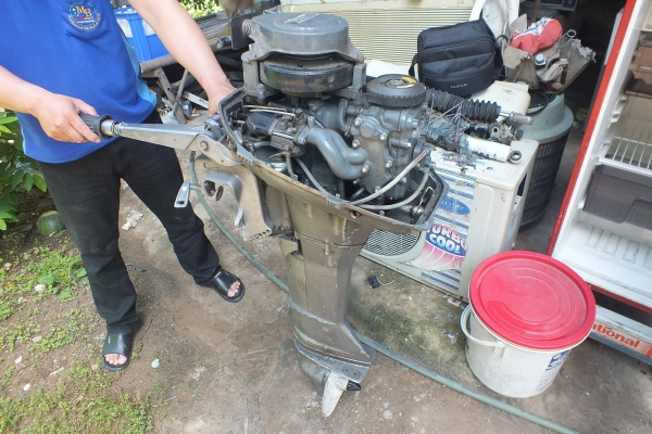 ขายเครื่องเรือ honda 4 จังหวะ 2สูบ พร้อมใช้งาน