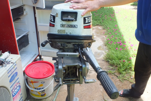 ขายเครื่องเรือ honda 4 จังหวะ 2สูบ พร้อมใช้งาน